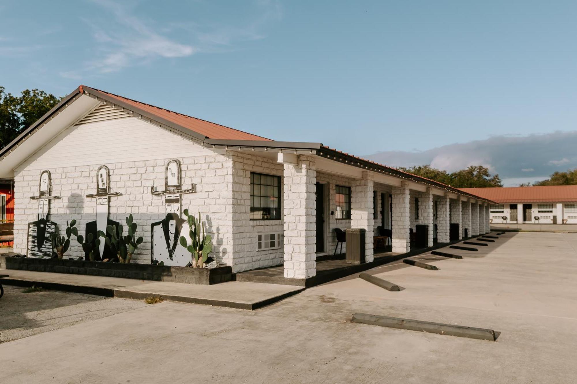 The Cowboy Motel Camp Wood Exteriér fotografie
